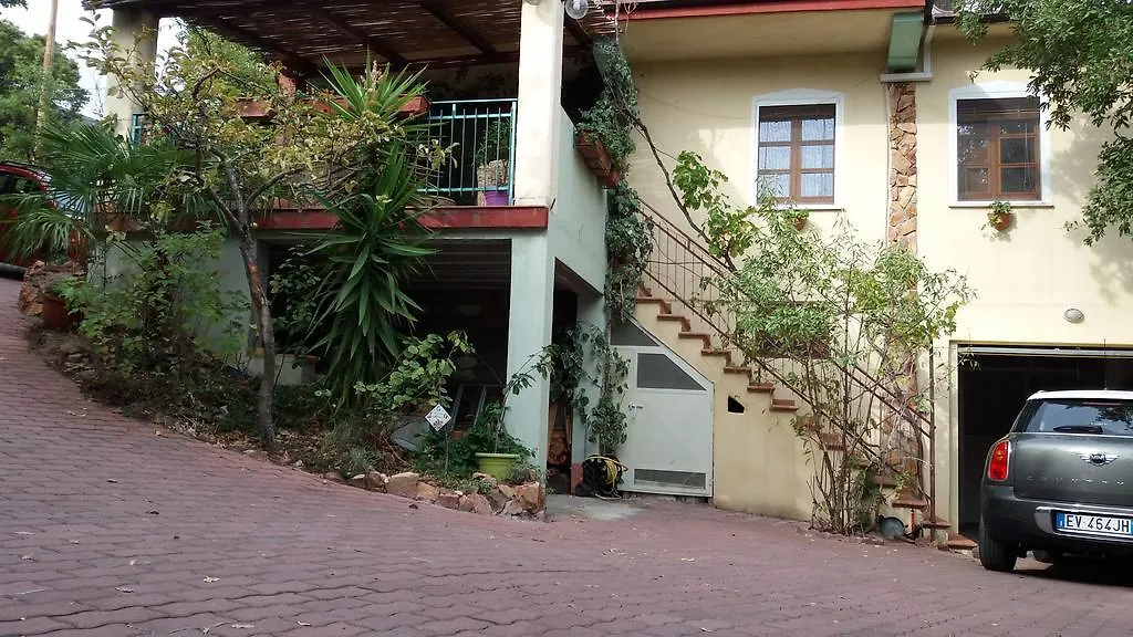 Nonna Lelletta Bed and Breakfast Lanusei 0*,  Italië